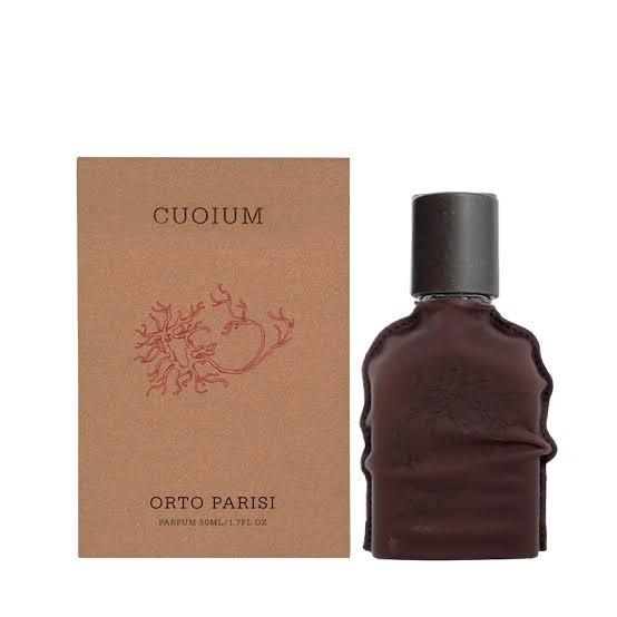 Close up of Orto Parisi Cuoium Parfum highlighting premium cap and craftsmanship.